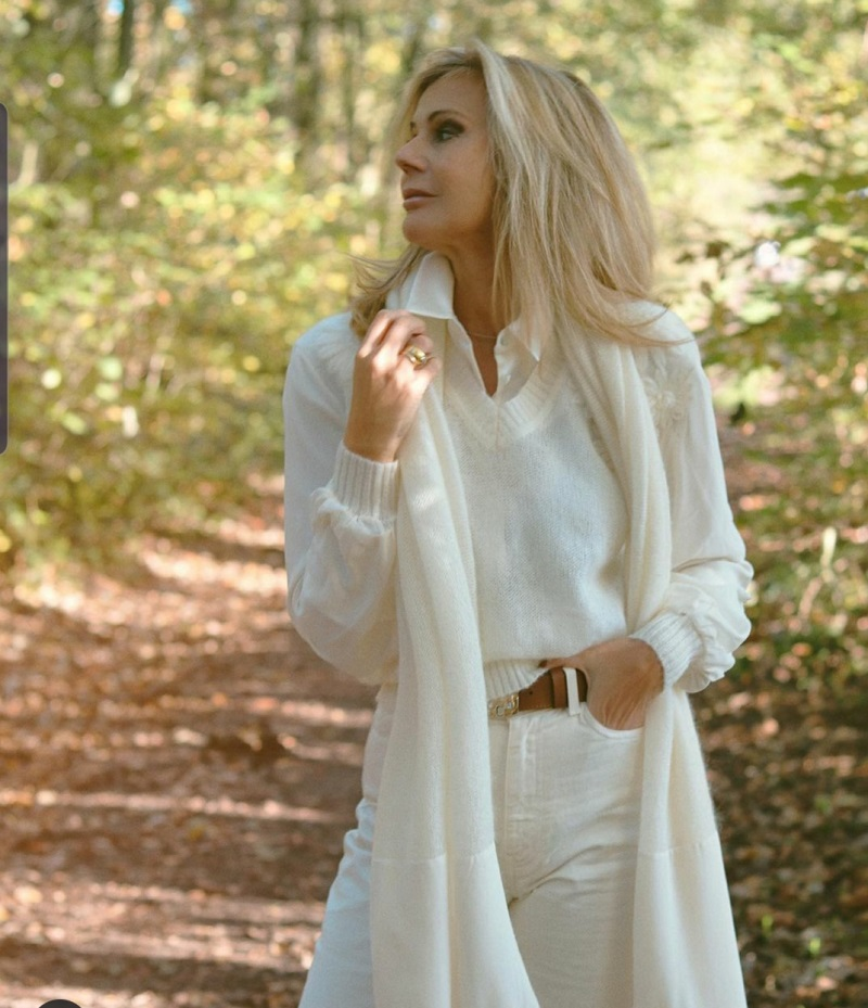 Twinset - Pull - V-hals met bloem - 202TP3260